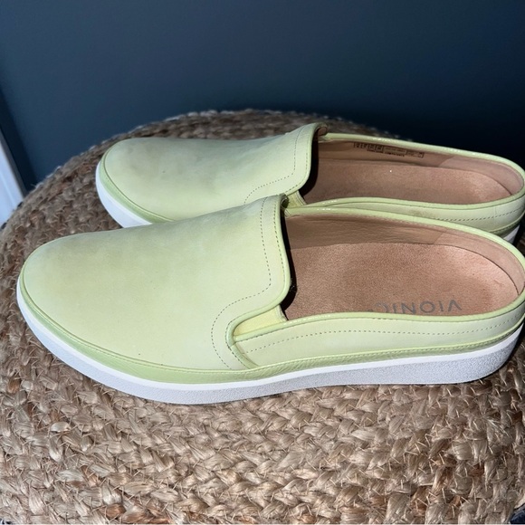 Vionic Effortless Leather Mules - Picture 3 of 8
